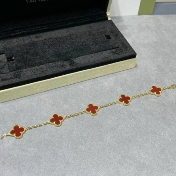 Van Cleef & Arpels Red and Gold Clover Bracelet - Picture 2 of 3